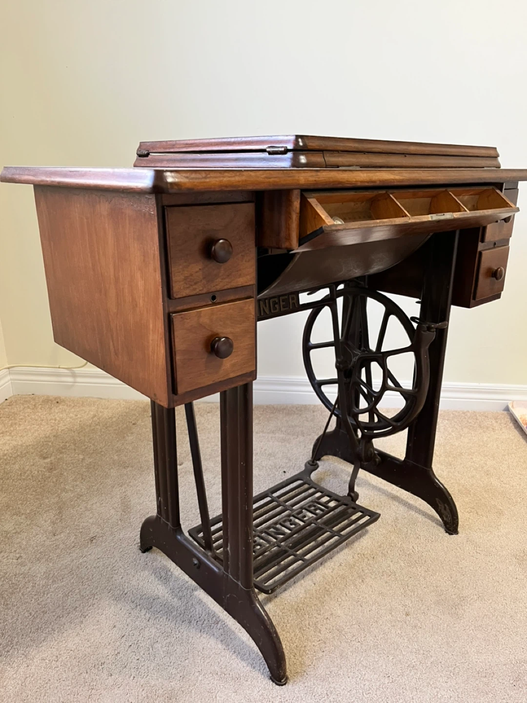 Antique Singer Sewing Machine - photo 3