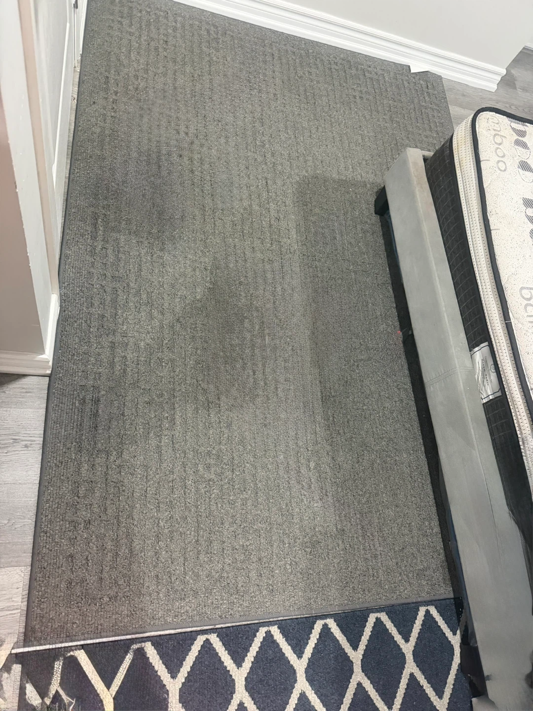 Moving sale  .Both rugs going for $40 - photo 2