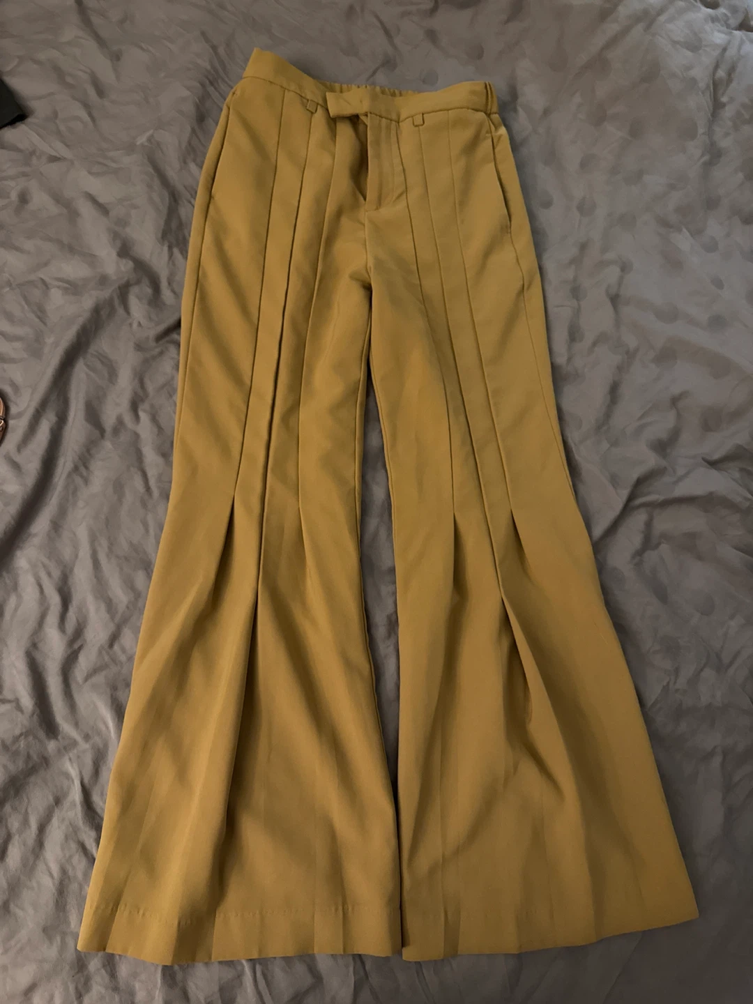 Like new designer Wide Leg Pleated Pants - Khaki