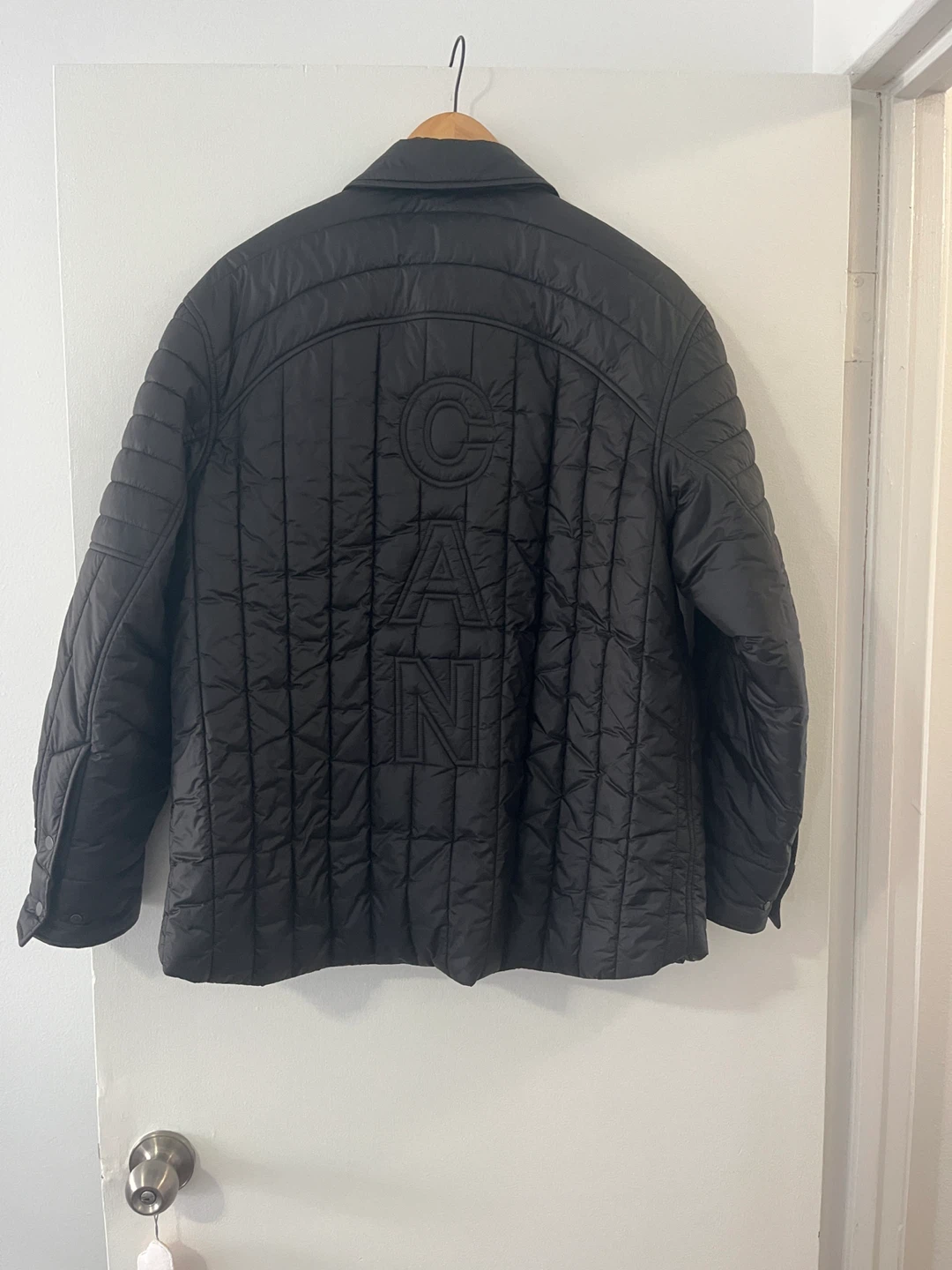 Lululemon Black Quilted Jacket with 'CAN' Logo - photo 2