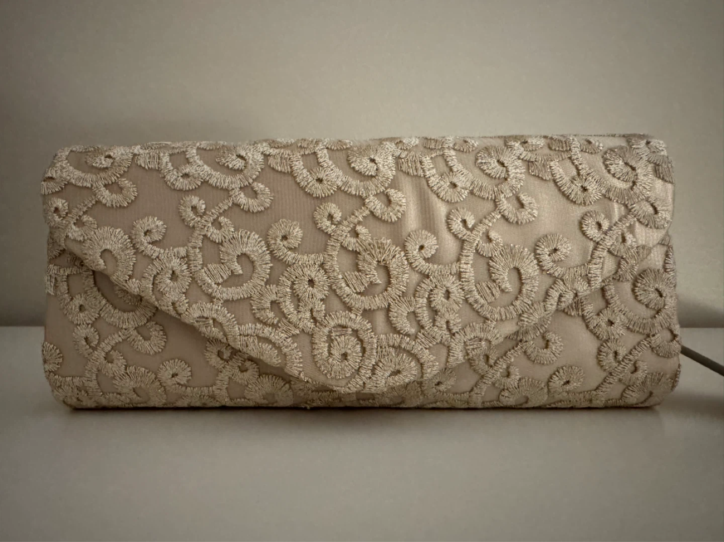 Elegant Lace Clutch with Chain Strap - photo 4
