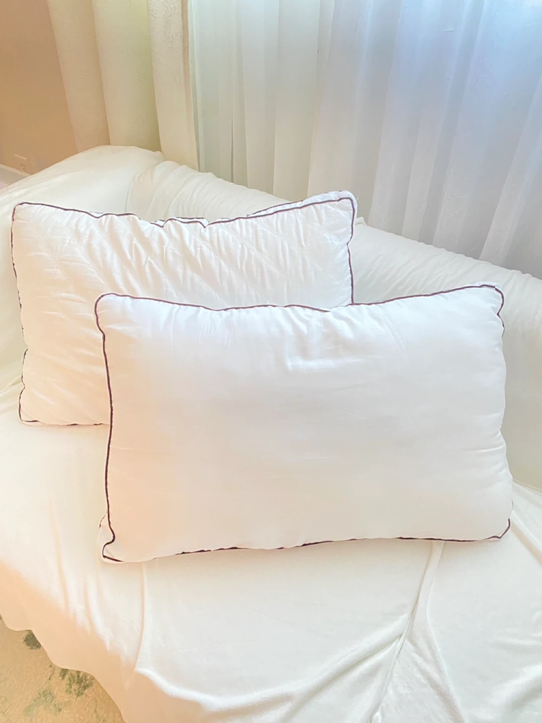 2 queen size bed Pillows - photo 3