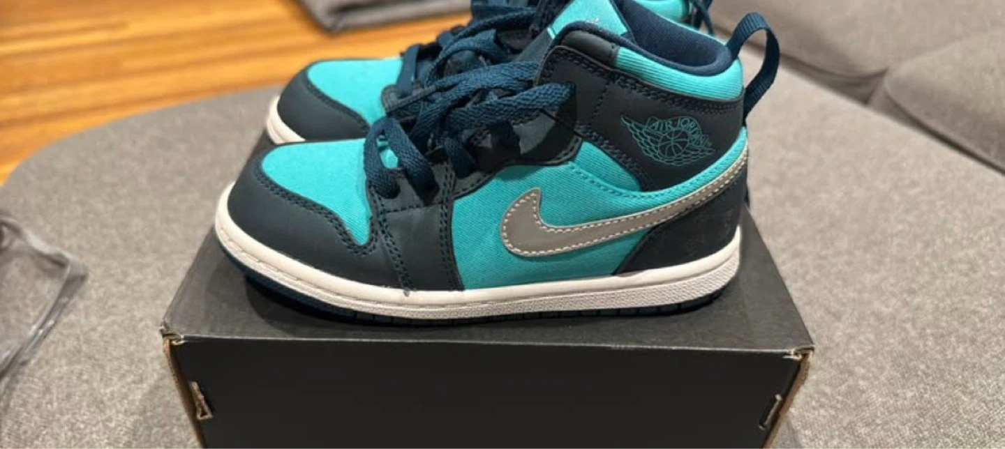 Jordan 1 Mid Toddler Sneakers - photo 2