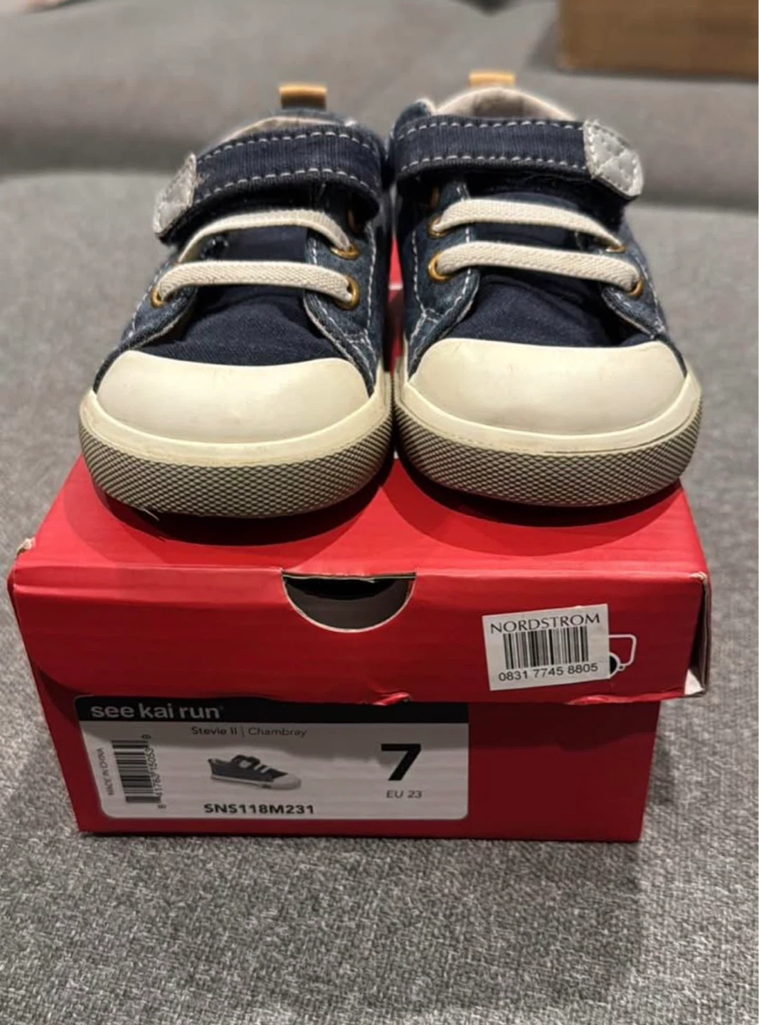 See Kai Run Stevie II Chambray Sneakers Size 7