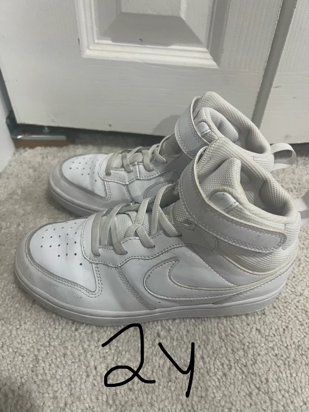 Nike Air Jordan 1 Mid SE Shoes - Size 2.5Y