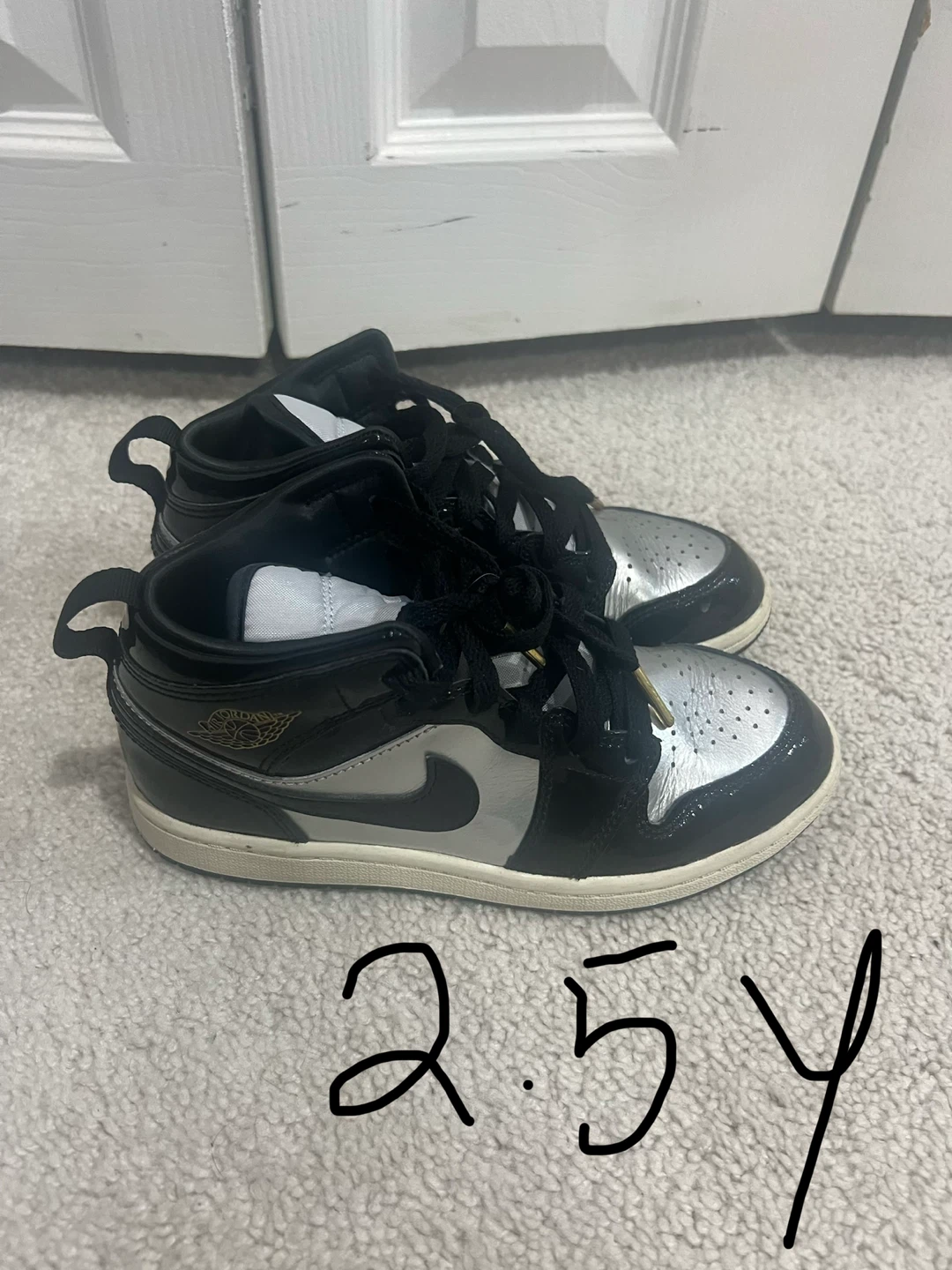 Nike Air Jordan 1 Mid SE Shoes - Size 2.5Y - photo 5