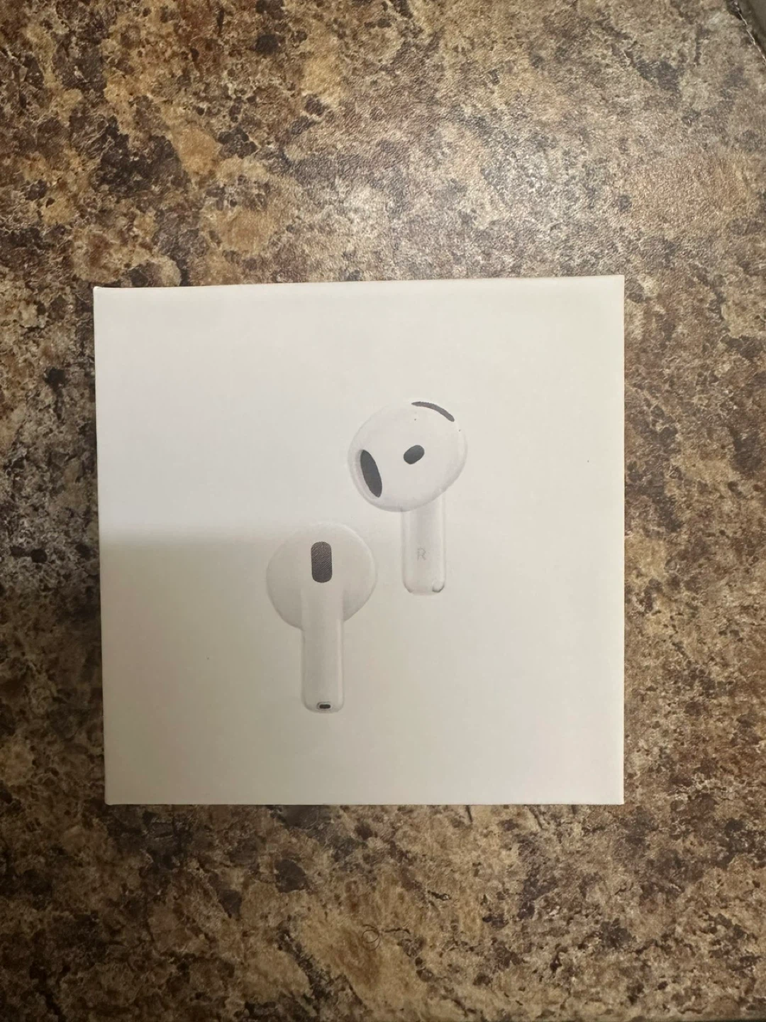AirPods 4 noise cancellation