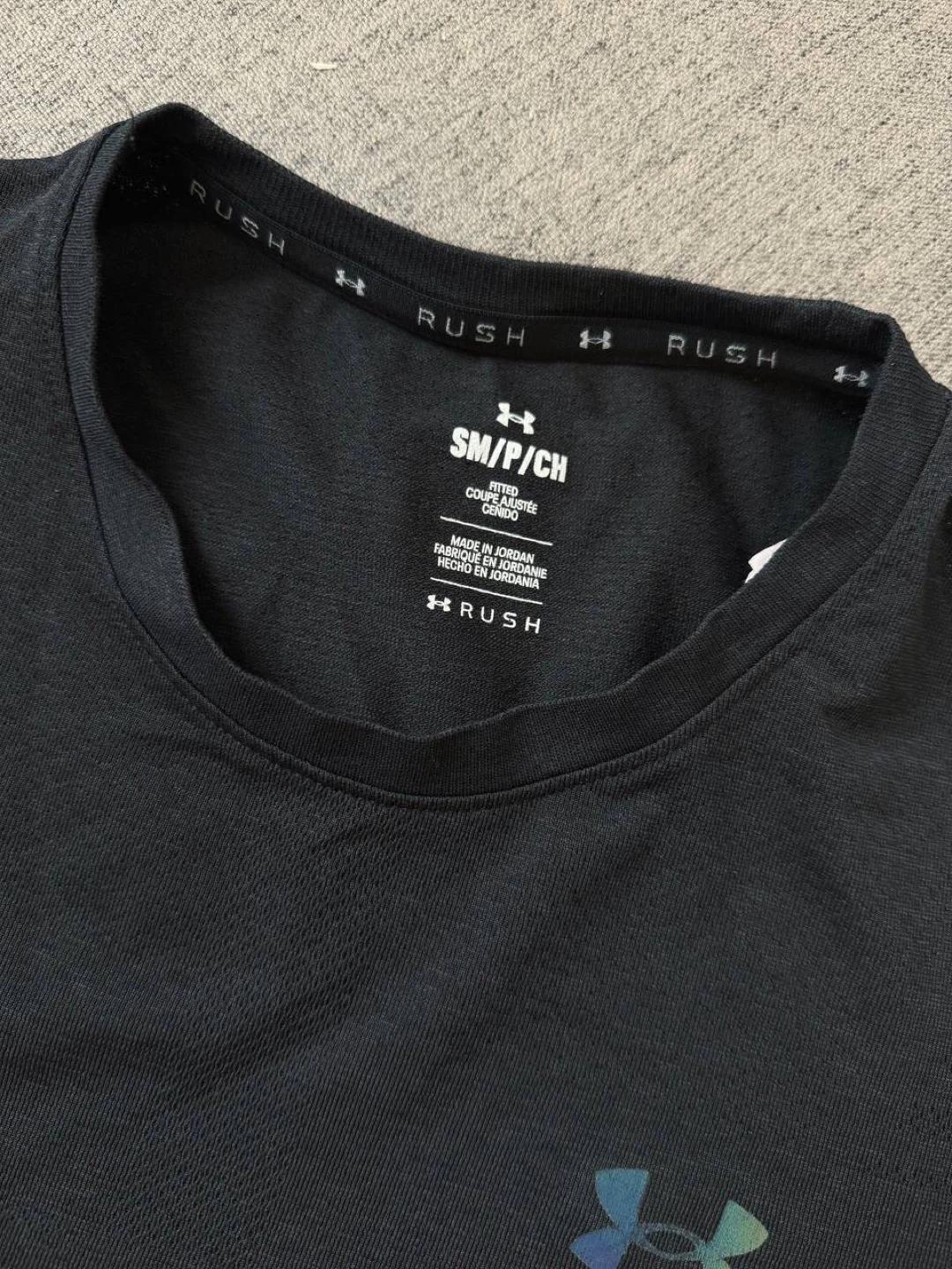 Under Armour Rush T-Shirt - Size Small - photo 3