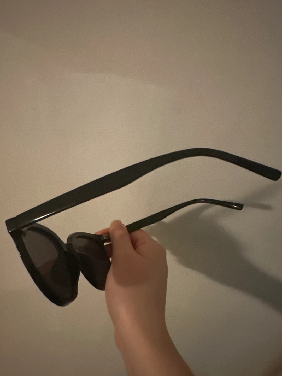 Black Cat-Eye Sunglasses - photo 2