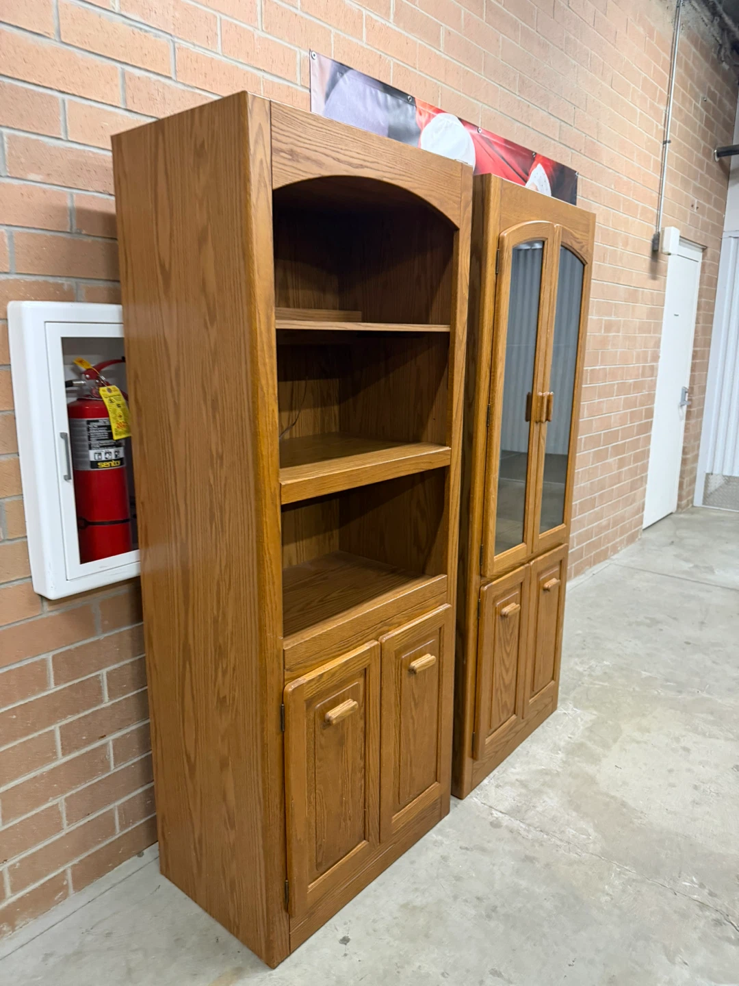 Oak Wood Bookcase with Glass Cabinet - photo 3