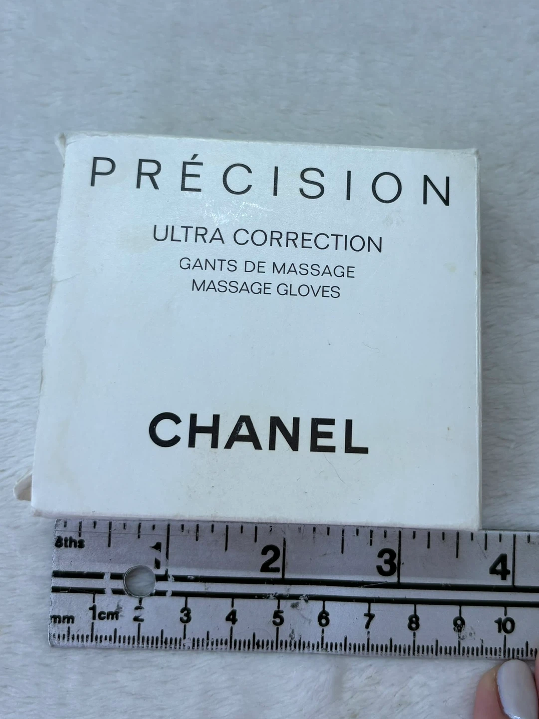 Chanel Precision Ultra Correction Massage Gloves Damaged Box - photo 4