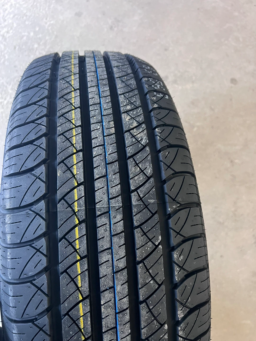 WIDeway Speedway 235/65R17 104H Tire - photo 3