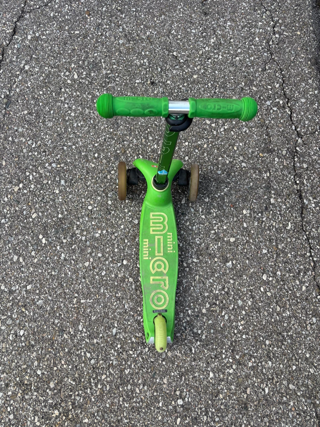 Green Micro Mini Scooter - photo 3