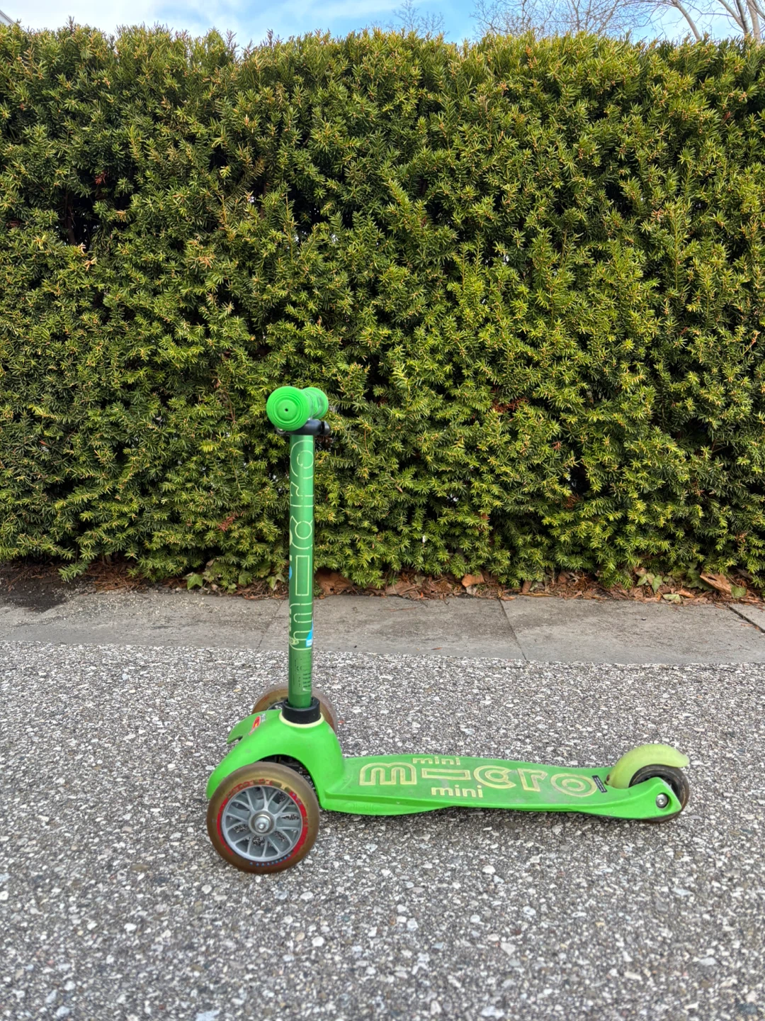Green Micro Mini Scooter - photo 2