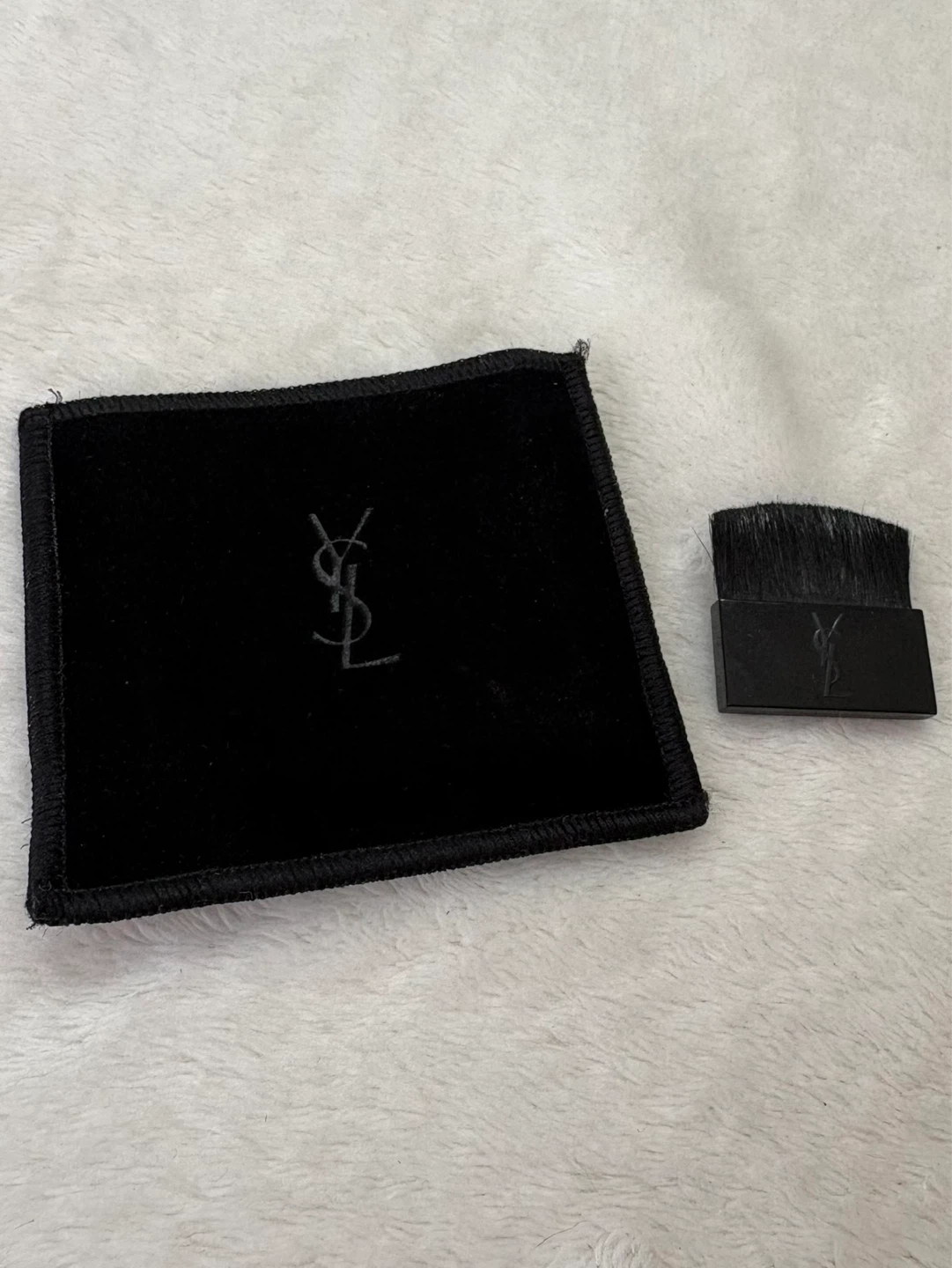 Yves Saint Laurent YSL Velvet Pouch Mini Flat Makeup Brush Set - photo 2