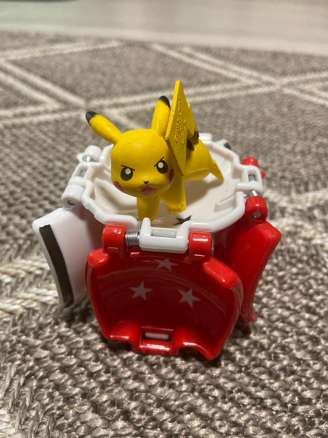Pokemon Pikachu Poké Ball Action Figure