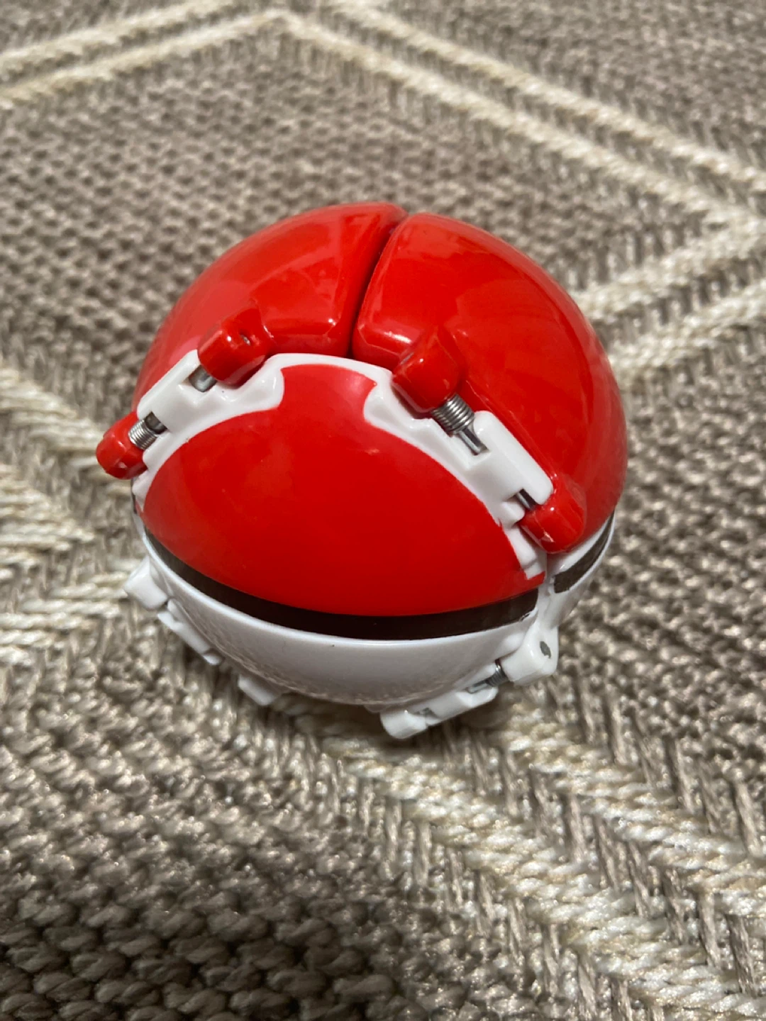 Pokemon Pikachu Poké Ball Action Figure - photo 3