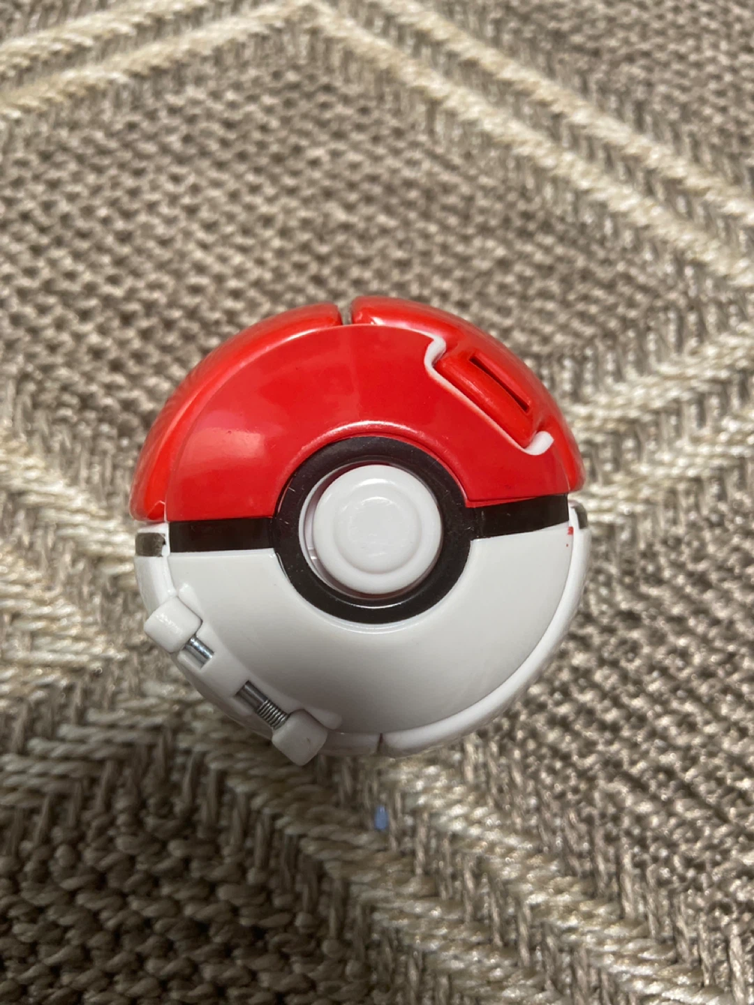 Pokemon Pikachu Poké Ball Action Figure - photo 2