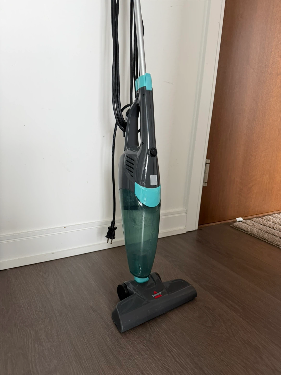 Bissell Featherweight Stick Vacuum - photo 2