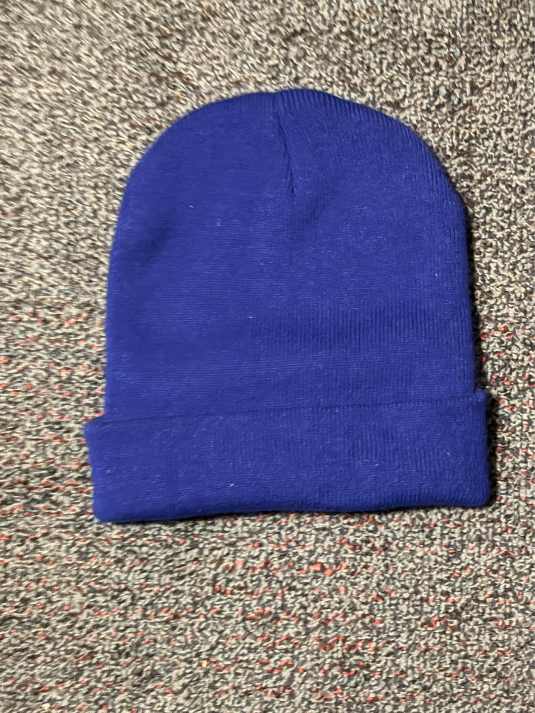 Blue beanie with embroidered logo - photo 2