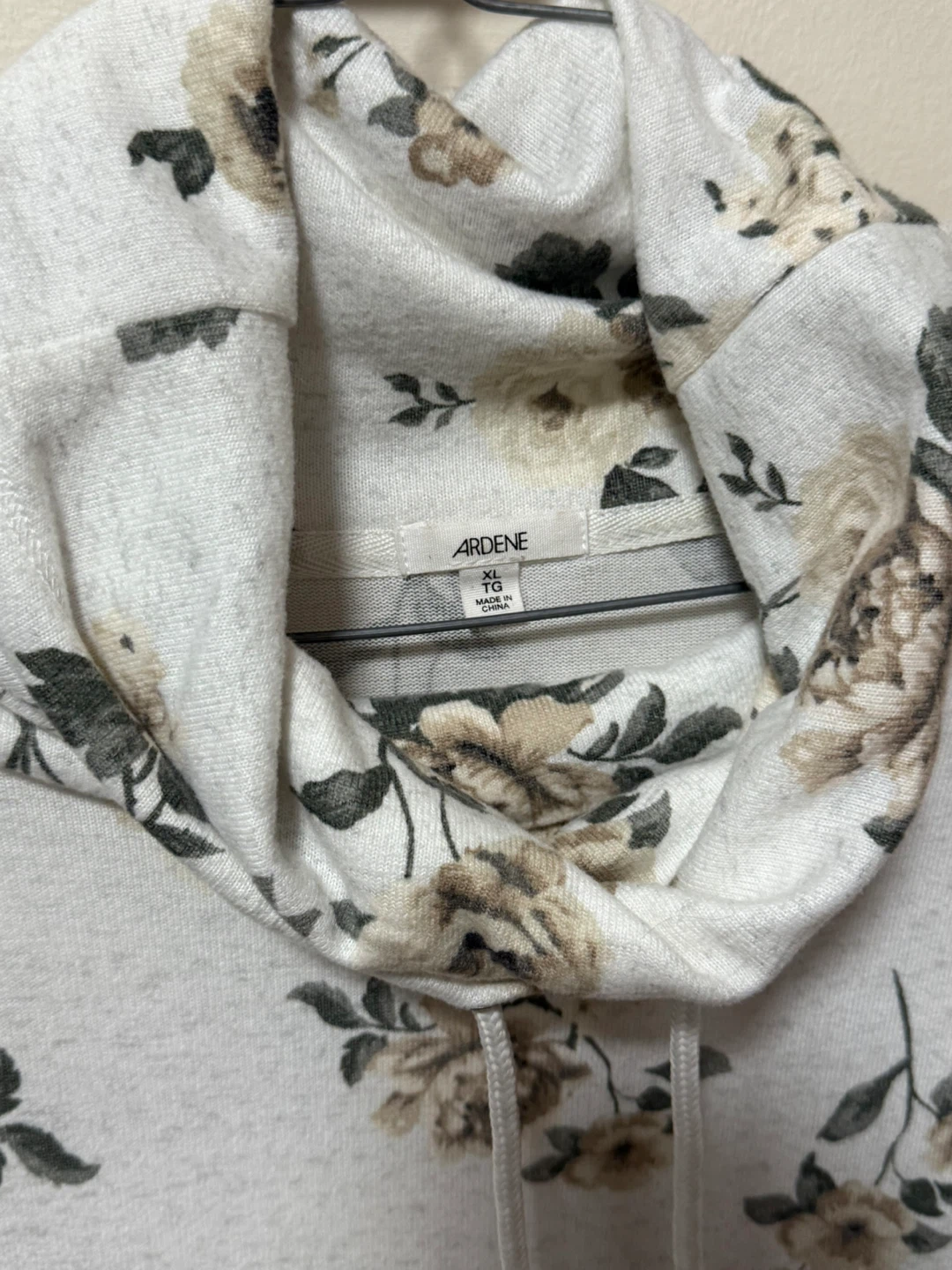 Ardene Women's Floral Hoodie - photo 3