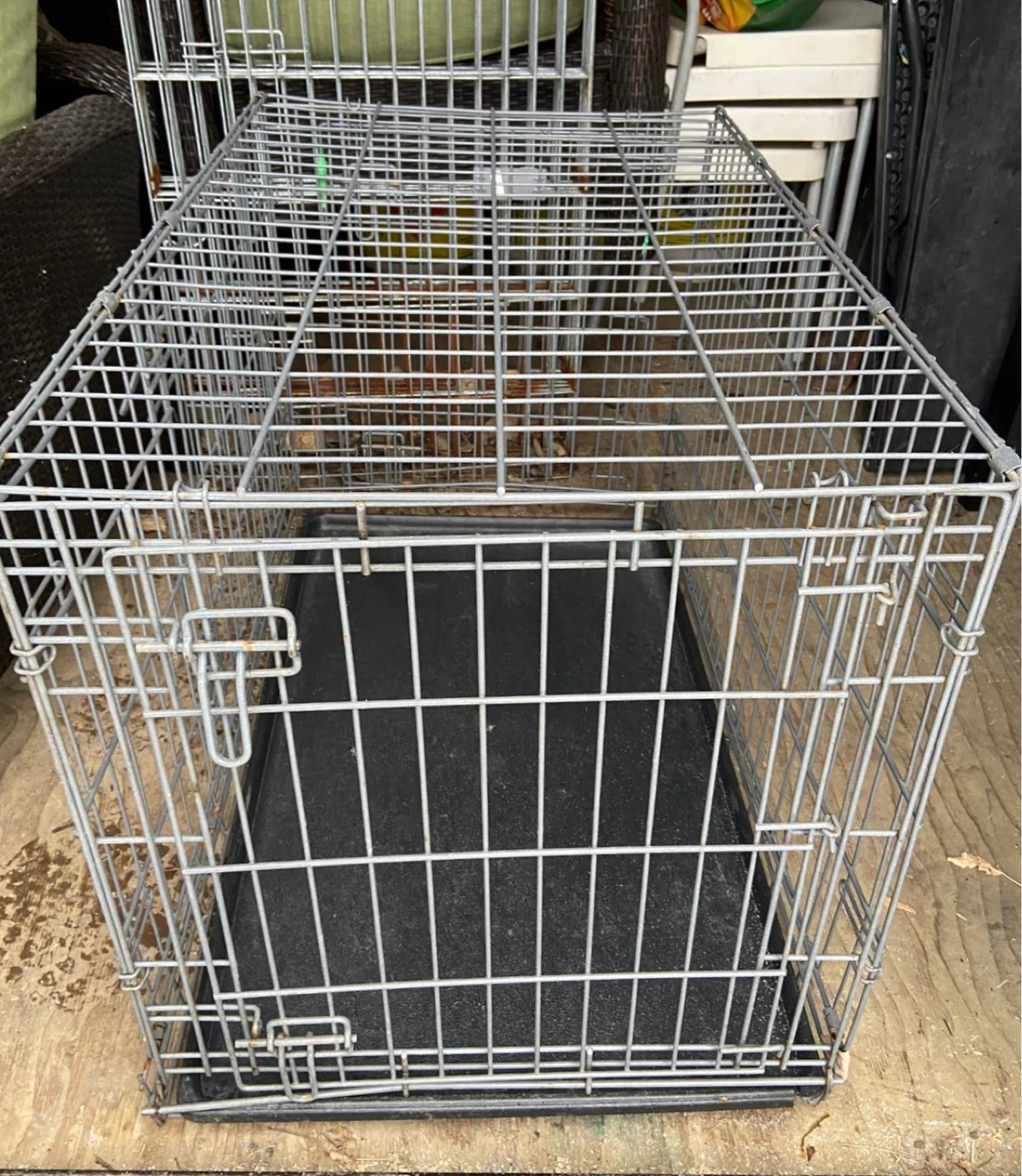Wire Dog Crate / kennel with Tray