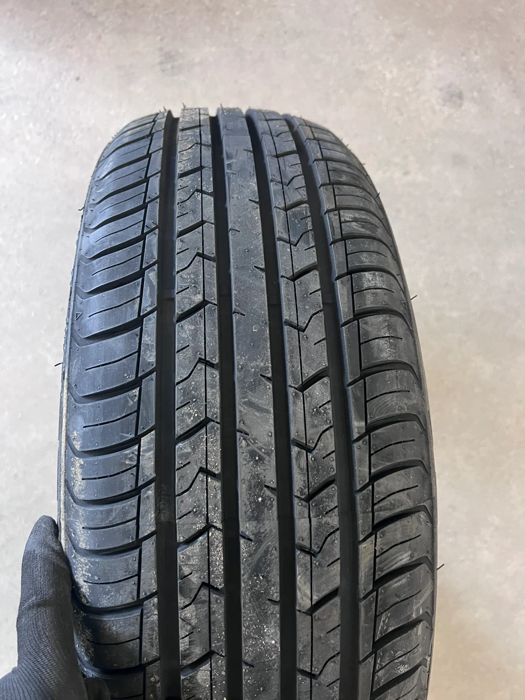 Everland Ecotek 3 205/60R16 92H Steel Belted Radial Tire - photo 2