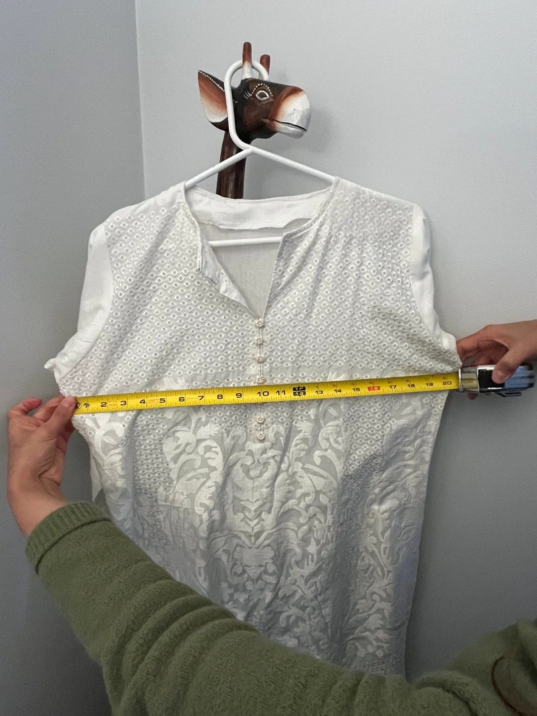 White embroidered kurta tunic - photo 4