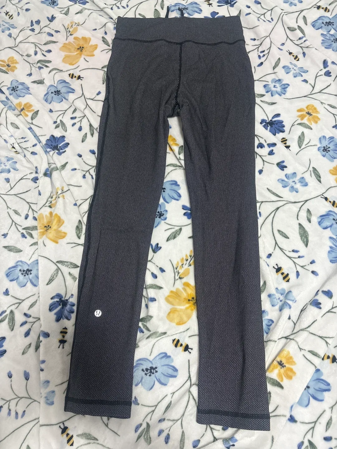 Lululemon Grey Patterned Yoga Pants - photo 2