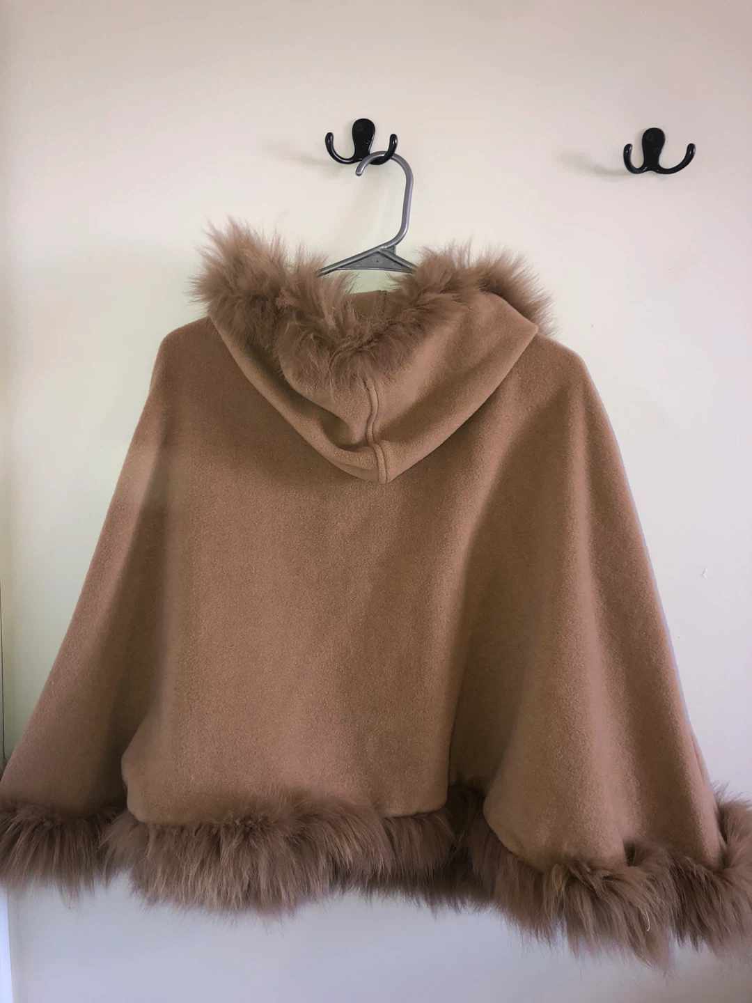 Camel Faux Fur Hooded Poncho Cape - Size L - photo 2