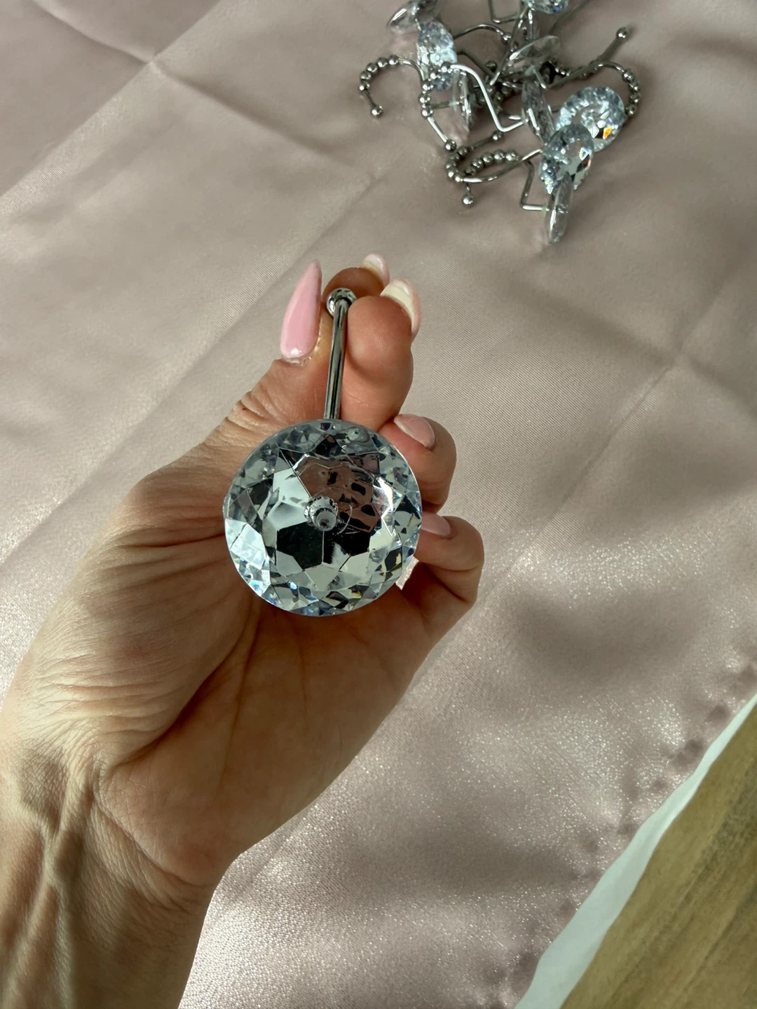 Pink shower curtain, Black shower rod and crystal shower hooks - photo 3