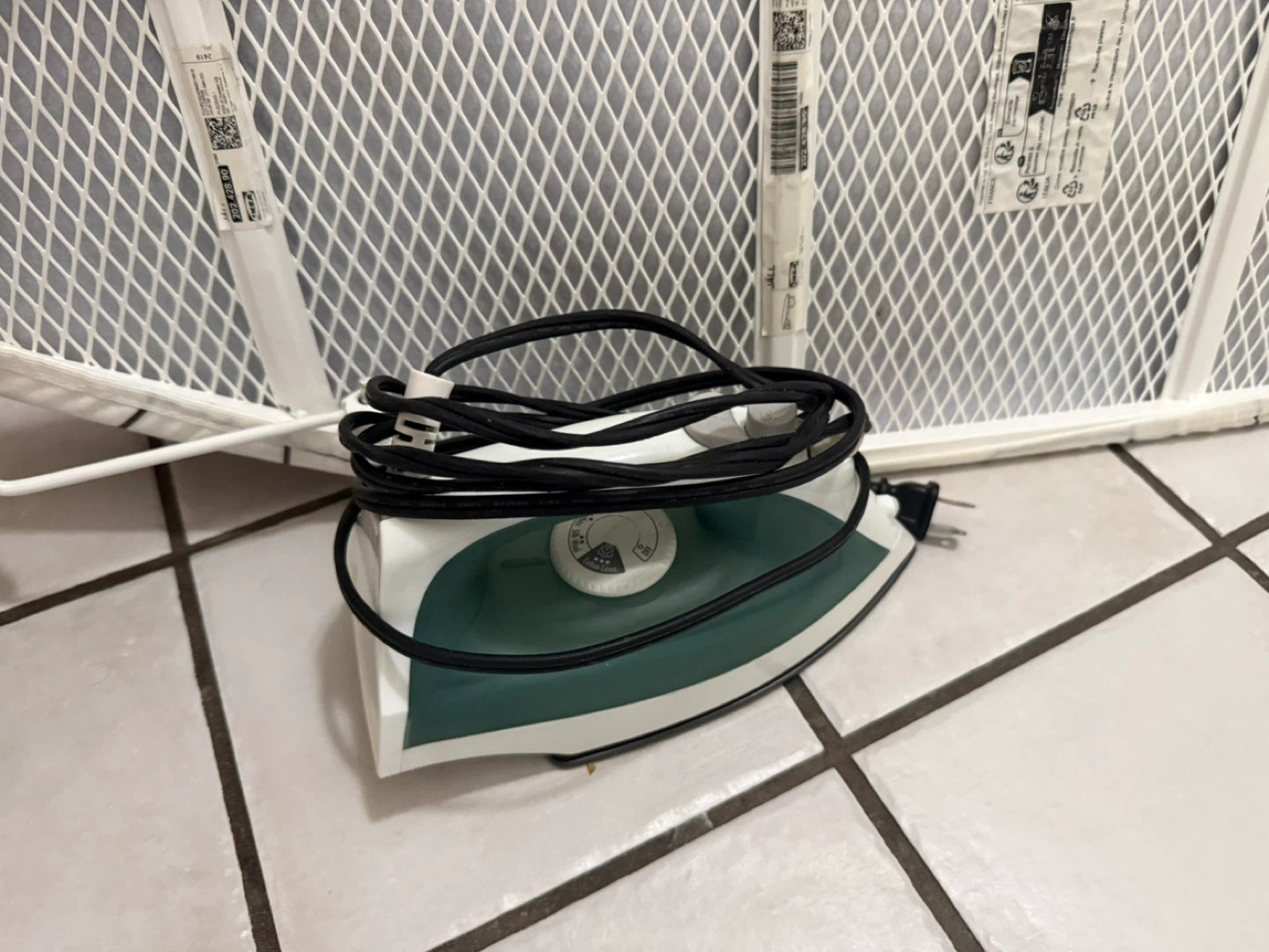 Ironing Board with Iron - photo 3
