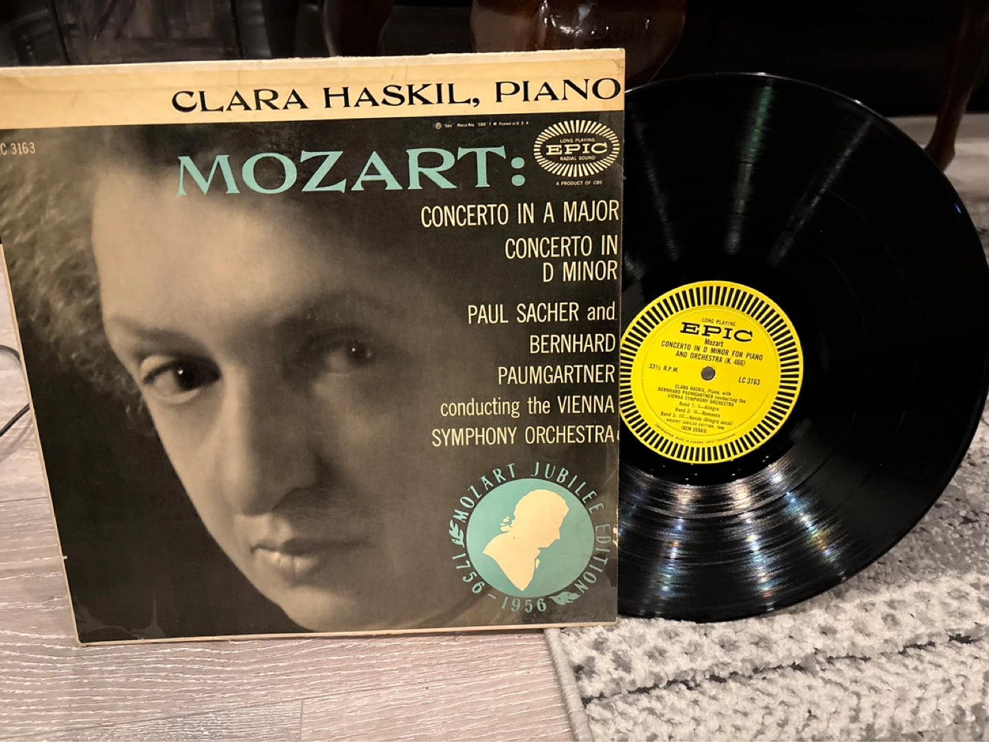 Mozart Concertos in A Major and D Minor Vinyl Record - photo 3