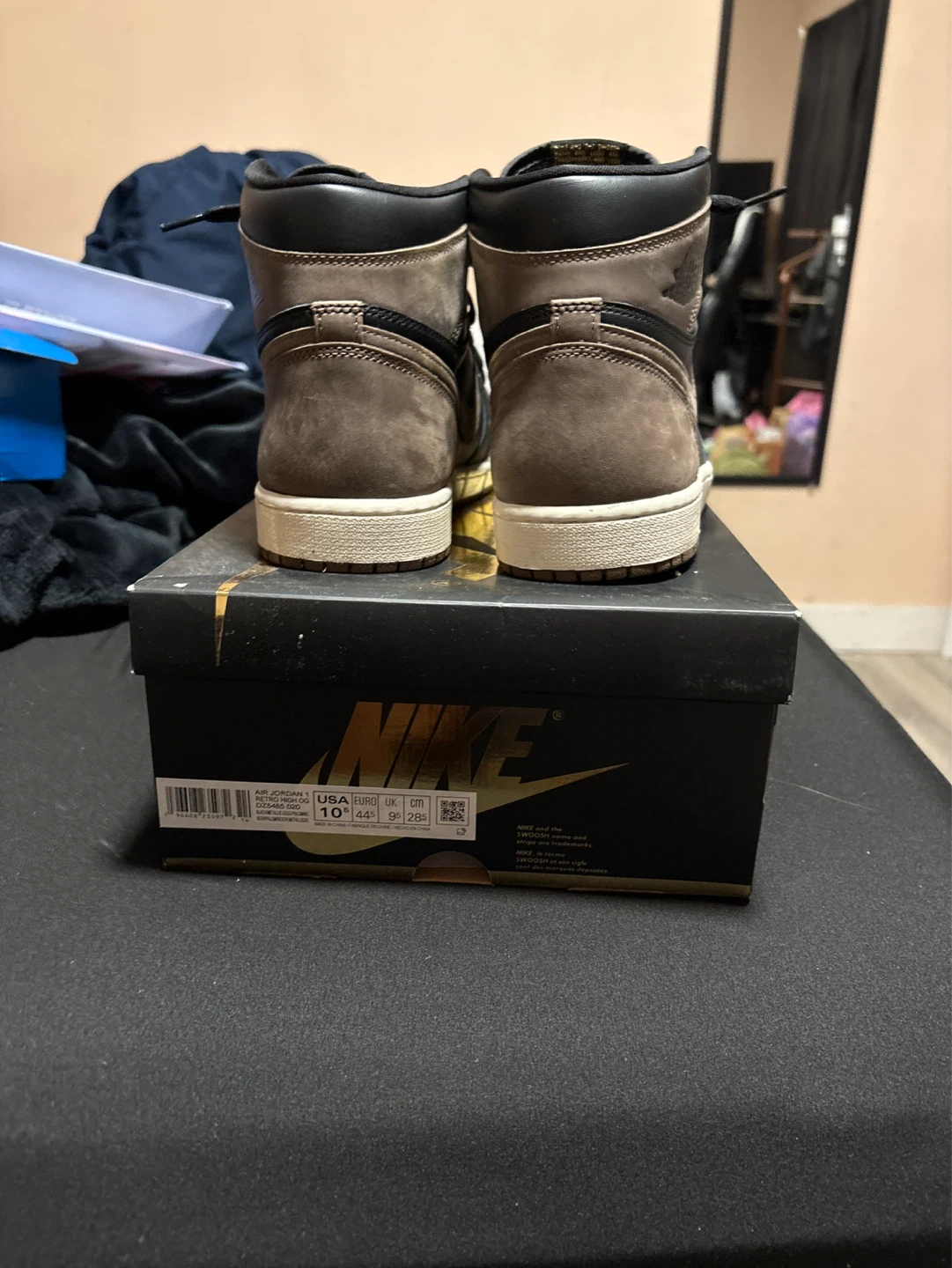 Nike Air Jordan 1 High OG "Dark Mocha" Size 10.5 - photo 3