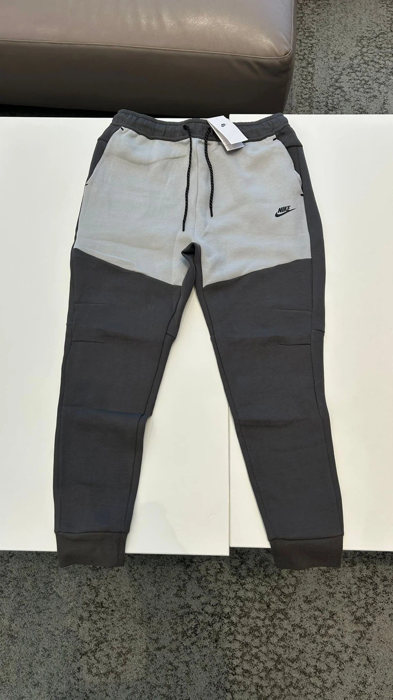 Nike Tech Fleece Joggers new with tags - photo 2