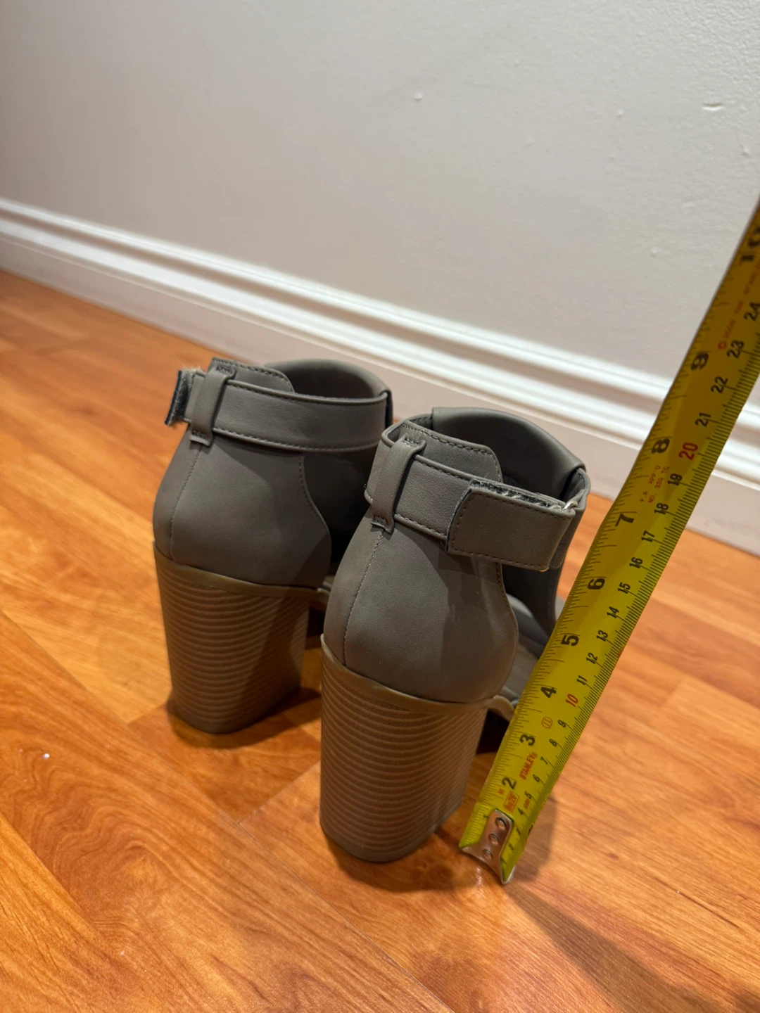 George Heeled Sandals - Size 8 - photo 3