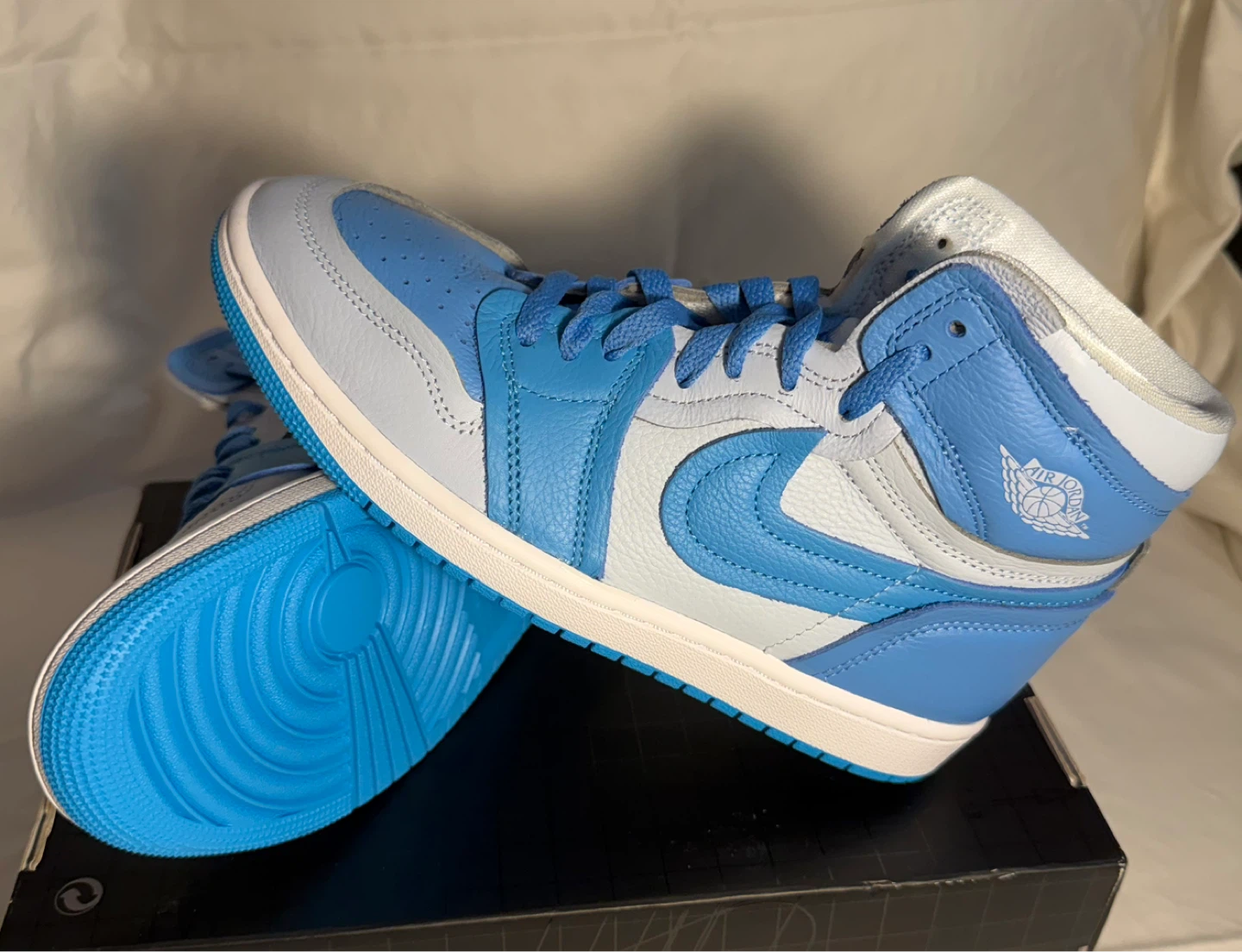 Air Jordan 1 High  Retro OG "UNC" - photo 5