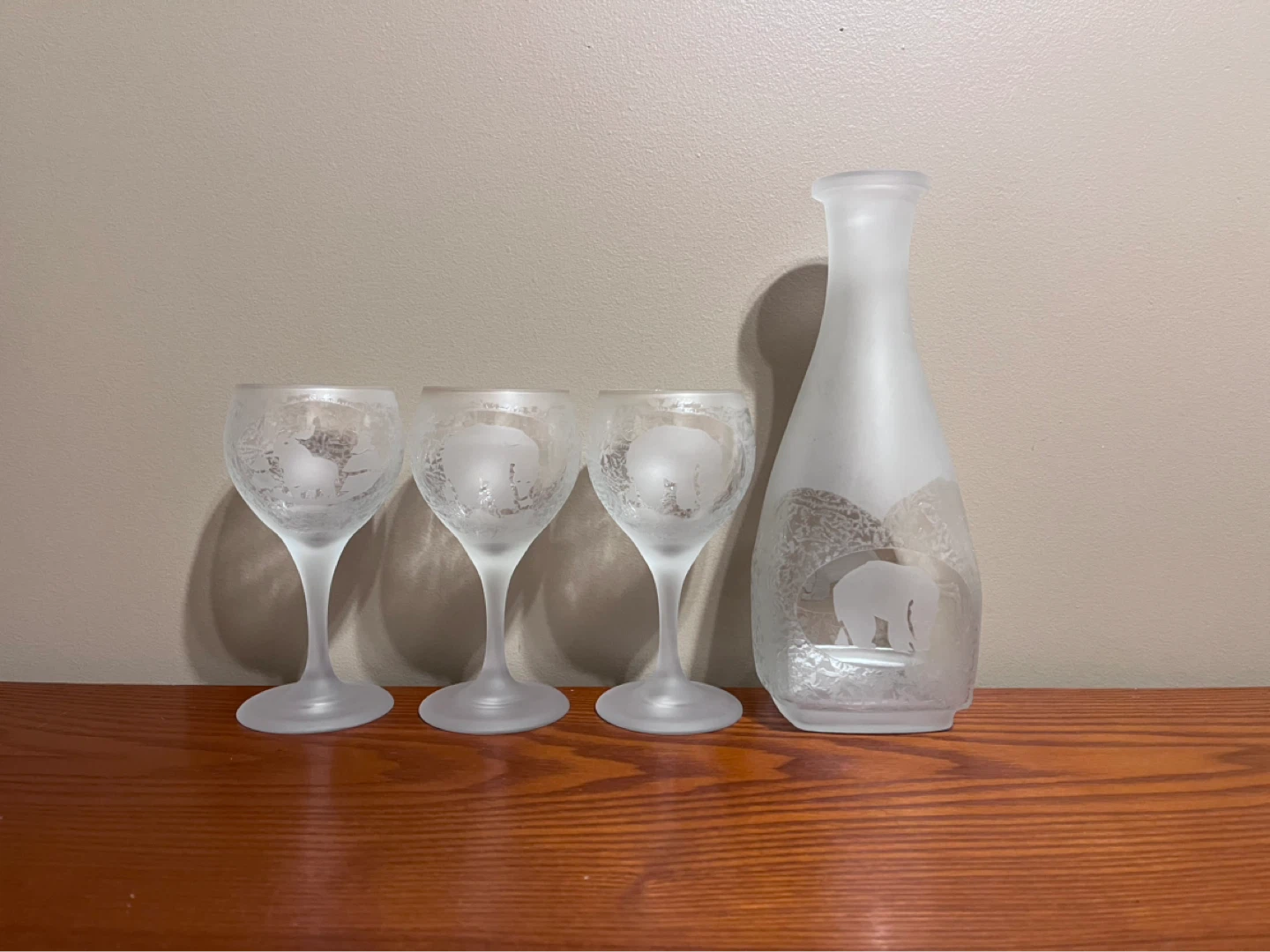 VINTAGE ARCOROC FRANCE FROSTED DECANTER & 3 GLASSES