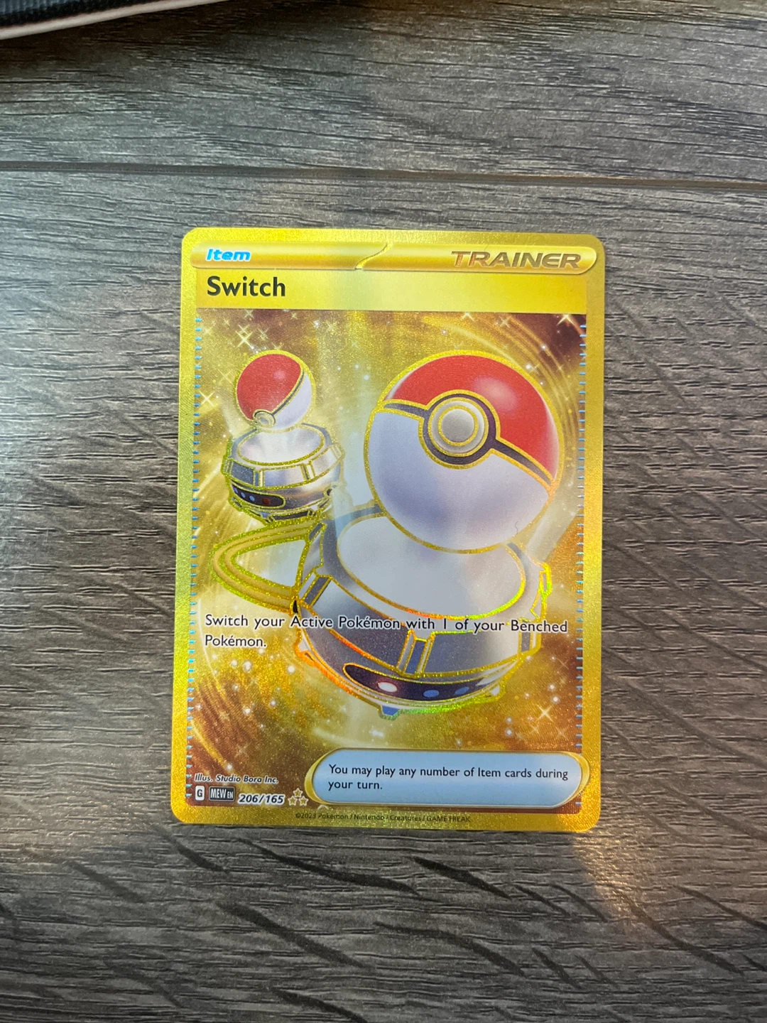 2023 Gold Pokémon Card - Switch Trainer (206/165)