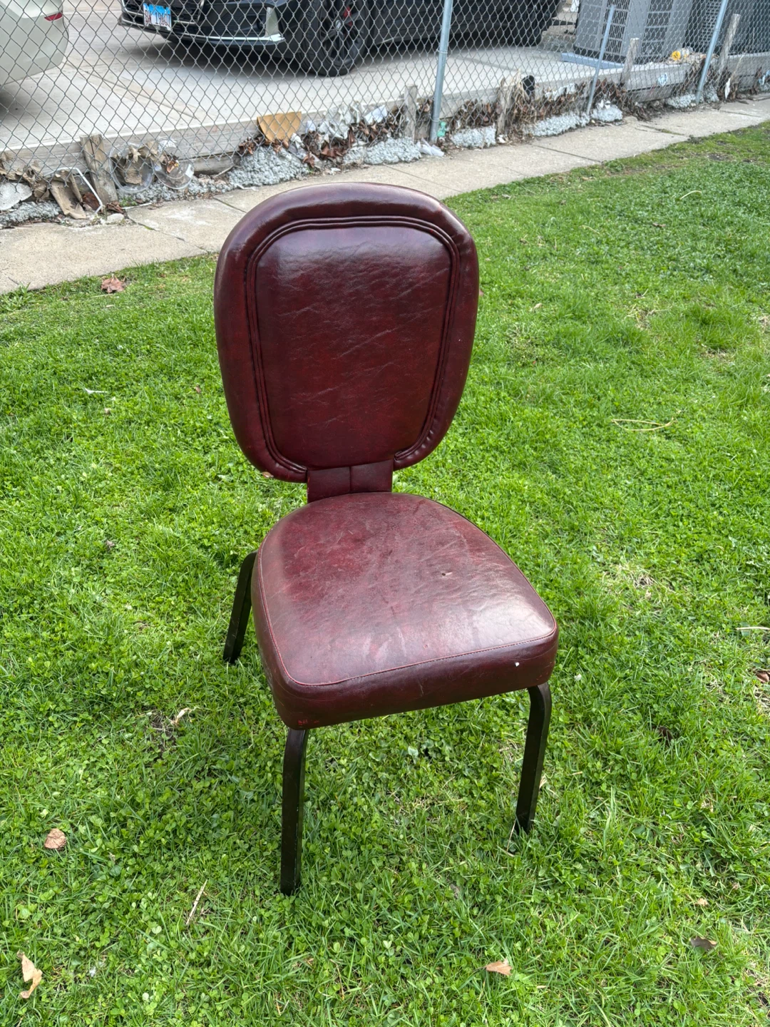 Vintage Tufted Back Chair | 28 or 30 Quantity - photo 3