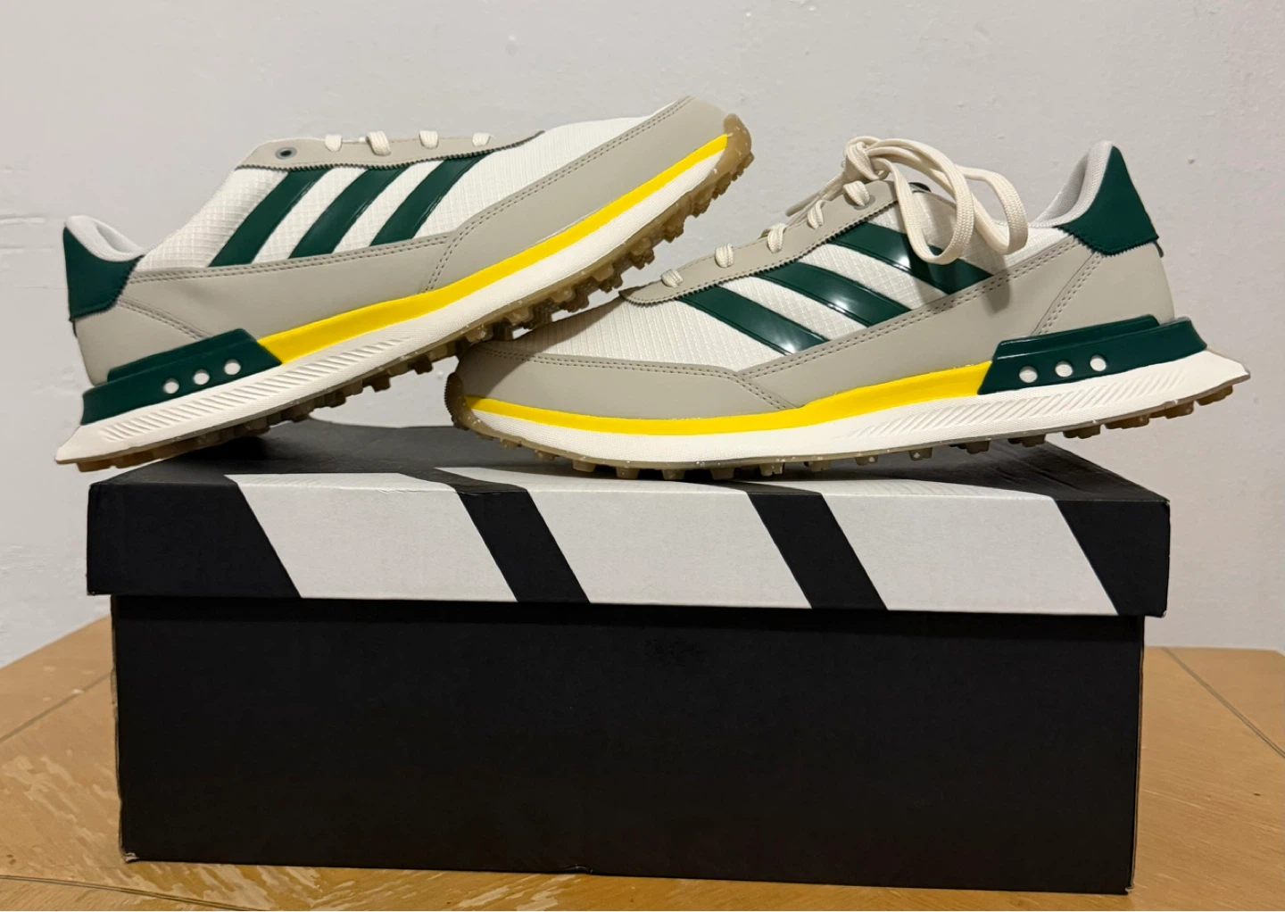 Adidas Golf Shoes White Green Yellow Size 9.5 Mens