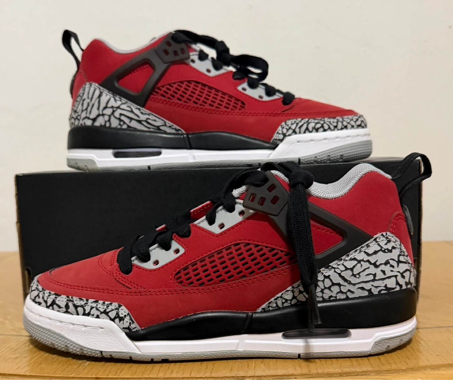 Jordan 3 Retro SE Red Cement - photo 2