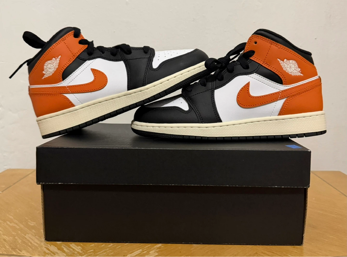 Air Jordan 1 Mid SE Orange Black White Men's Shoes