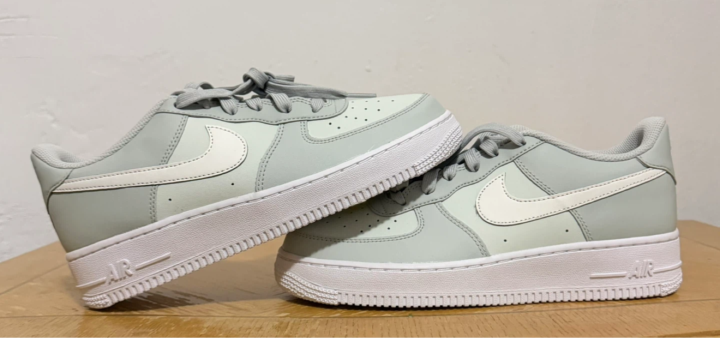 Nike Air Force 1 Low SE Light Smoke Grey White Sneakers