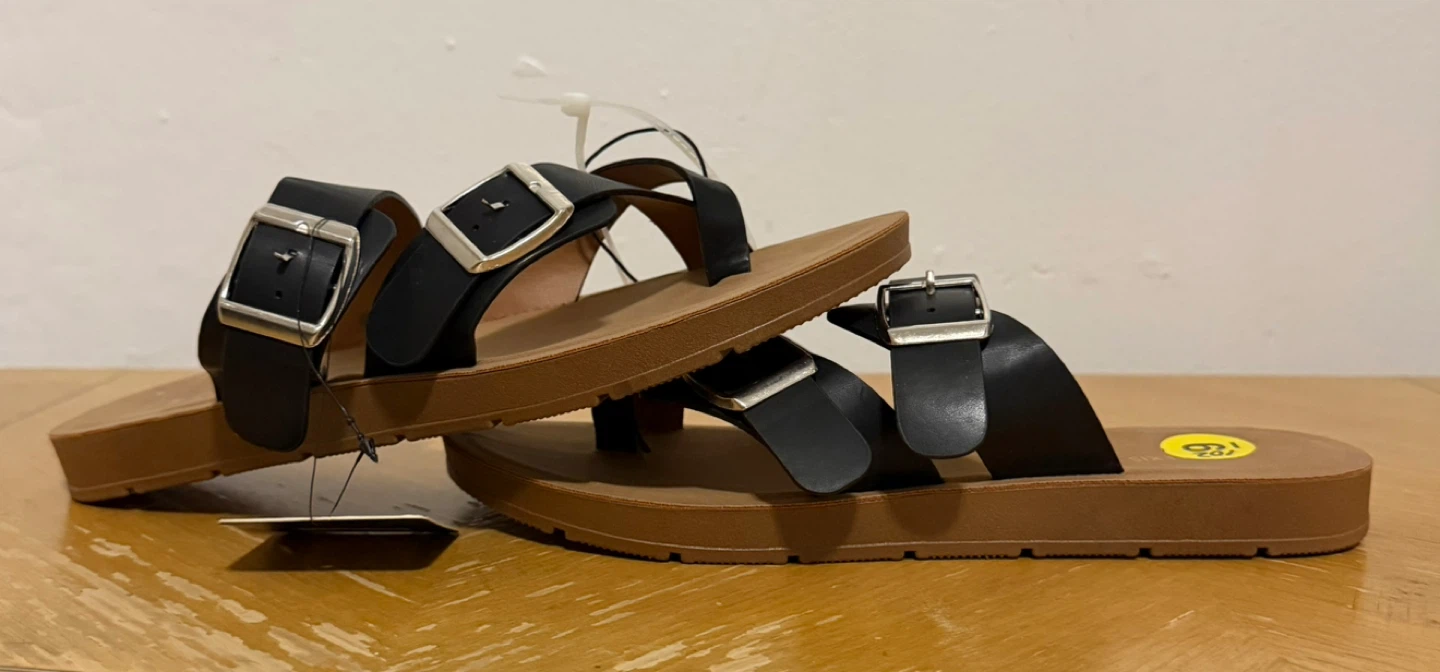 Alexis Bendel Black Sandals Size 9 - photo 4