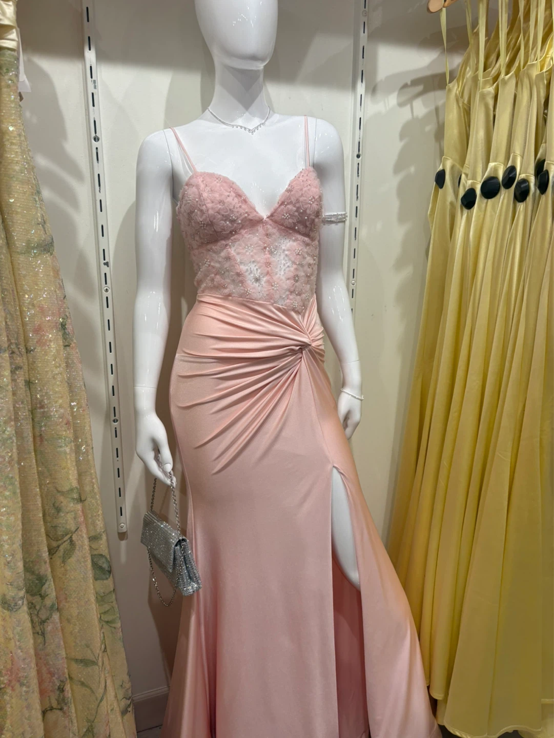 Never worn, TAG ON! PROM DRESS+NECKLACE