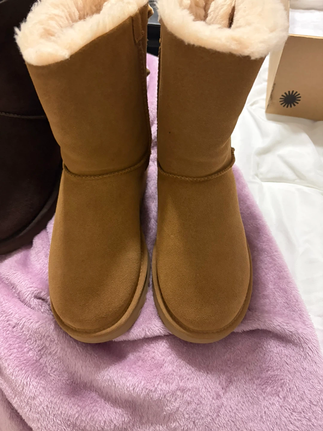 UGG W Bailey Bow Velvet Ribbon Boots Size 8
