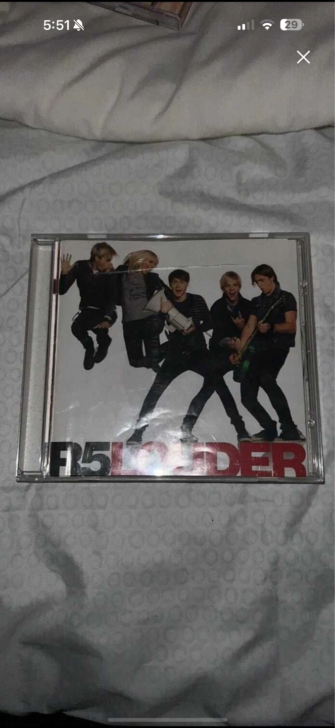 R5 Skeletons CD
