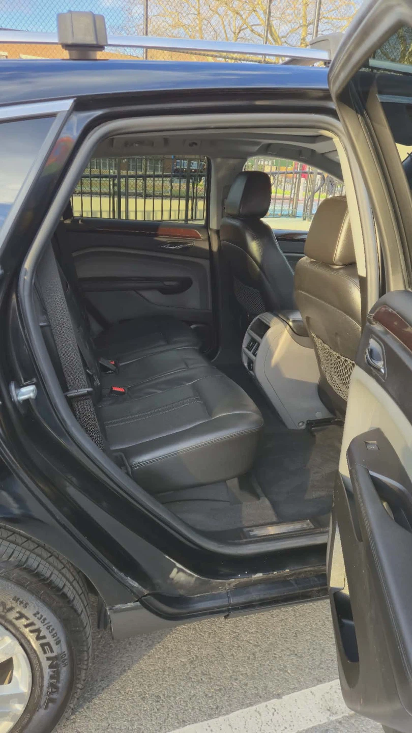 Black Cadillac SRX Luxury SUV - photo 5