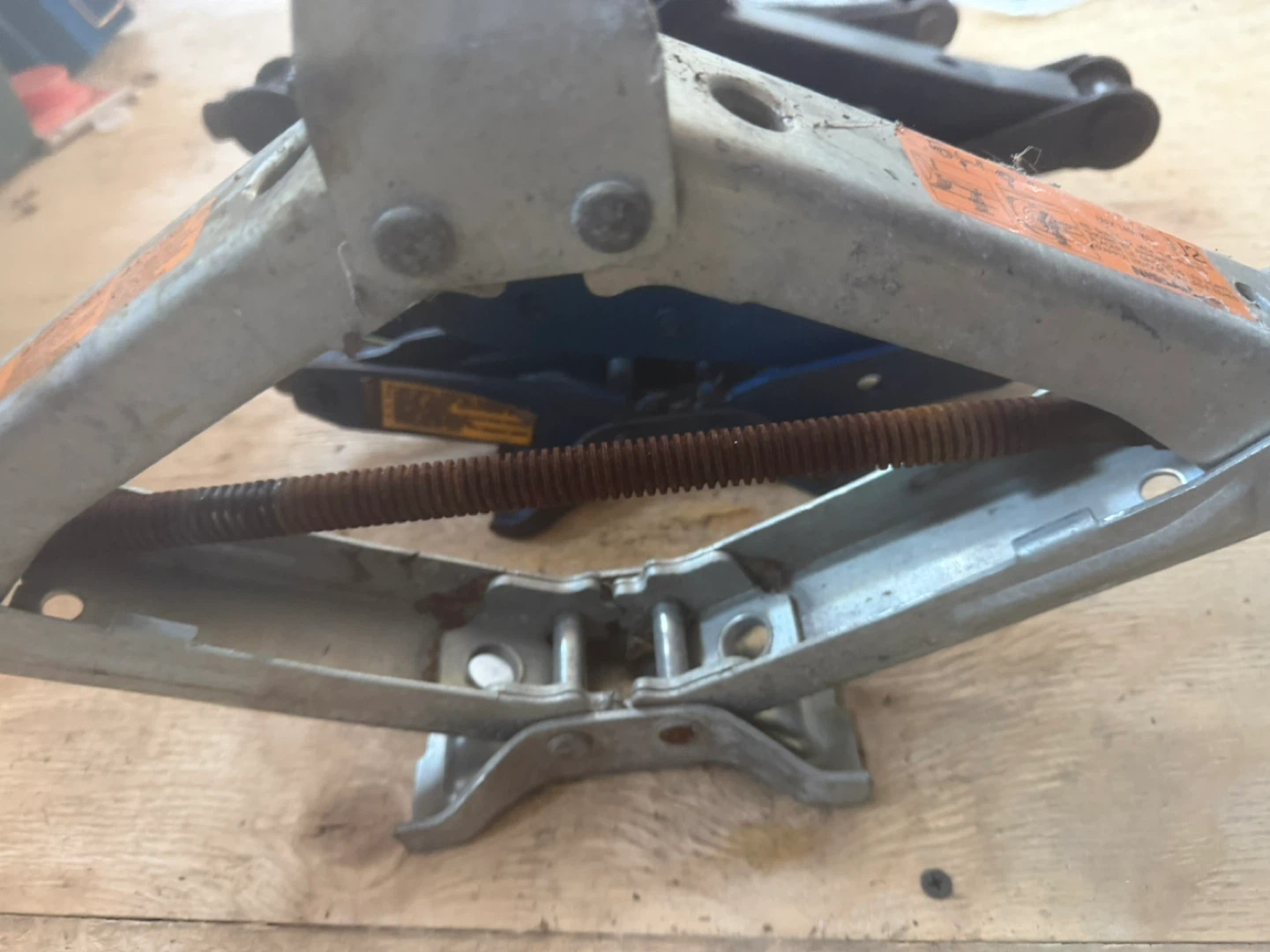 Lot of 4 Car Scissor Jacks - 15$ each - photo 5